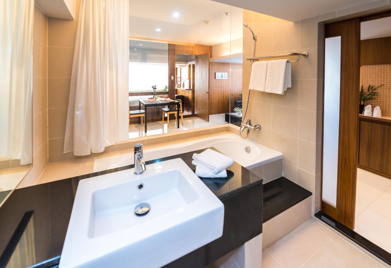 Laemtong Serviced Apartment Si Racha Extérieur photo