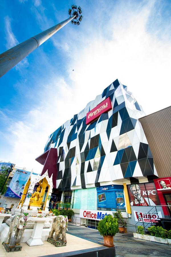Laemtong Serviced Apartment Si Racha Extérieur photo
