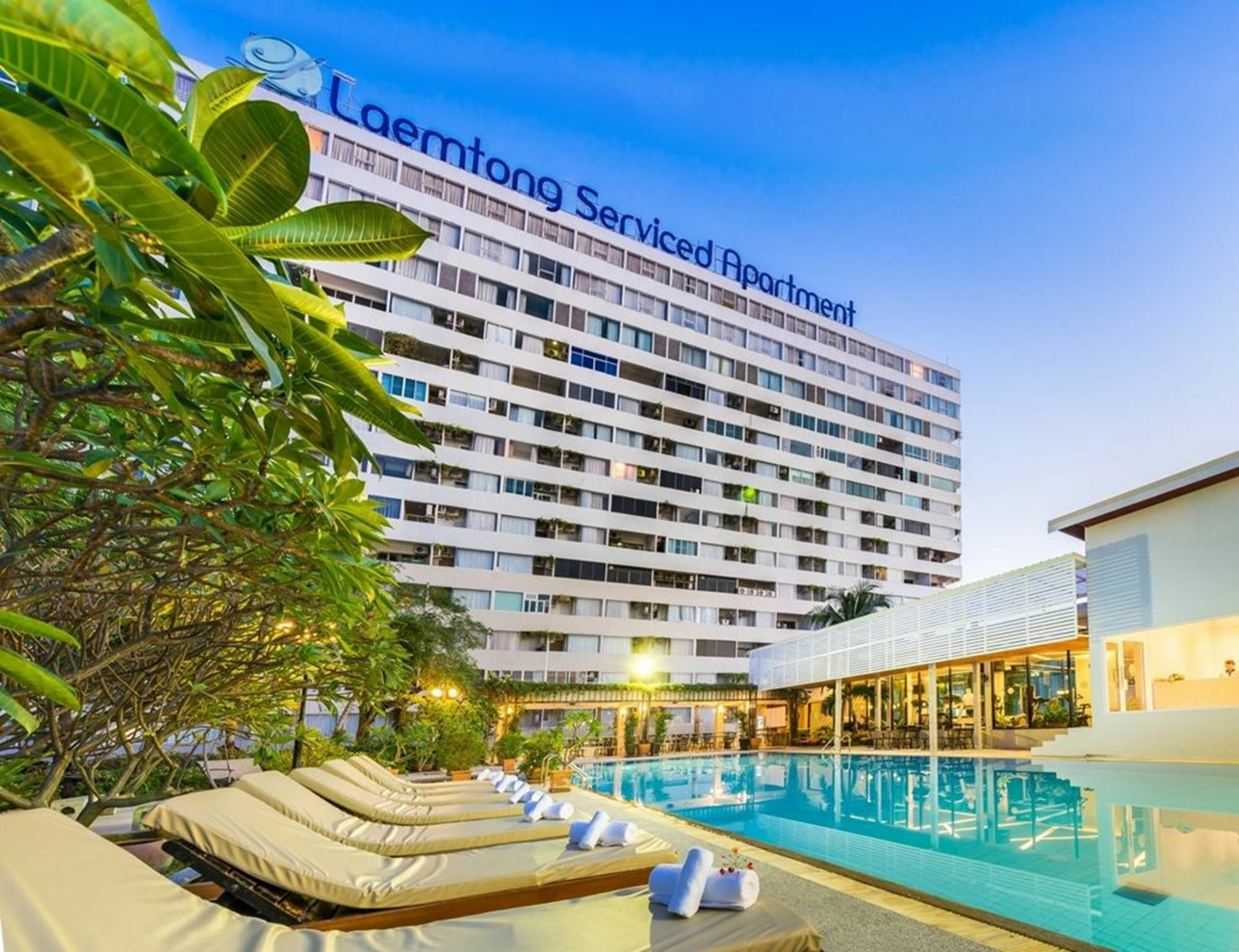 Laemtong Serviced Apartment Si Racha Extérieur photo